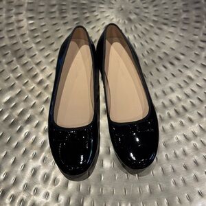 elephantito patent bow flats size 5 NWT